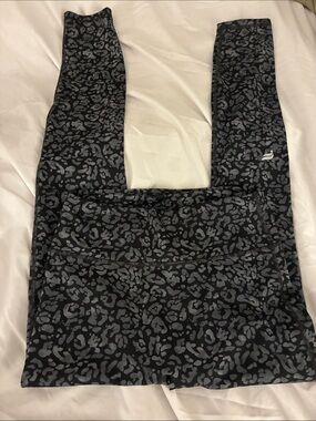 Fabletics Black & Gray Leopard Motion365+ Leggings